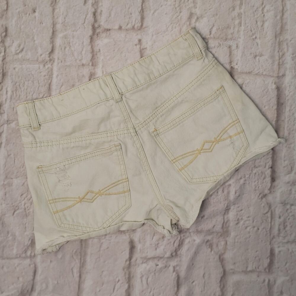 Mudd White Cut-off shorts distressed destroyed